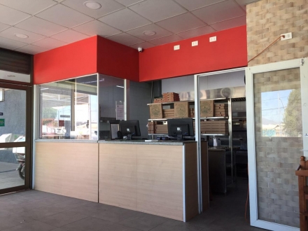 Pizzeria en Strip Center en Renca