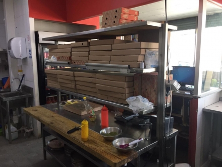 Pizzeria en Strip Center en Renca