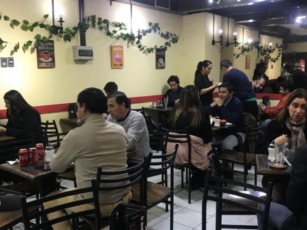 Cafeteria en Hurfanos Santiago